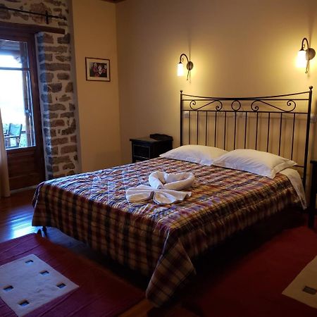 Dryades Guesthouse Ano Khora Bagian luar foto