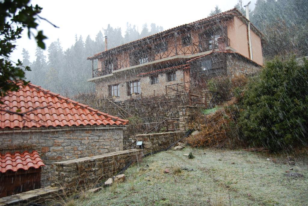 Dryades Guesthouse Ano Khora Bagian luar foto