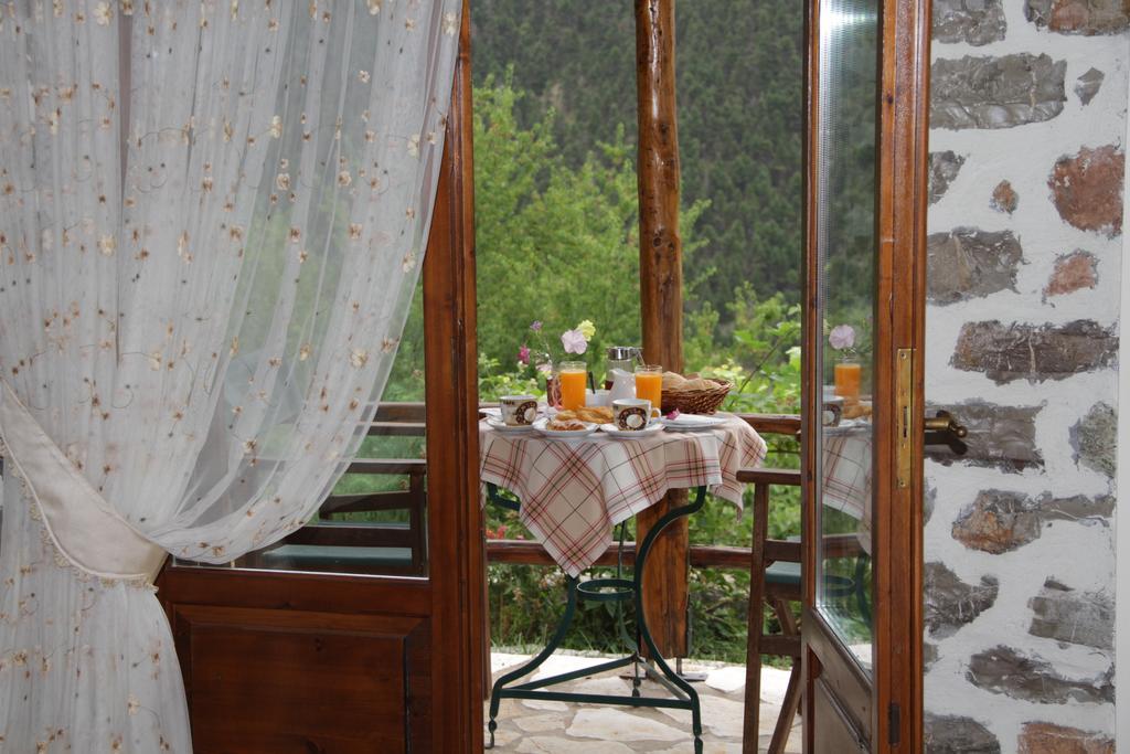 Dryades Guesthouse Ano Khora Bagian luar foto