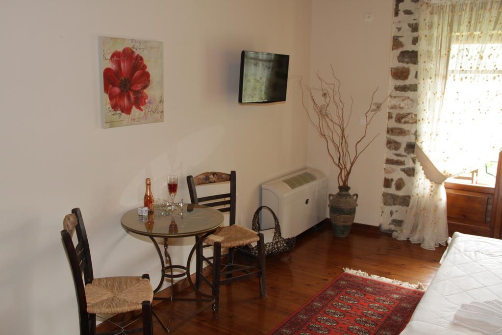 Dryades Guesthouse Ano Khora Bagian luar foto