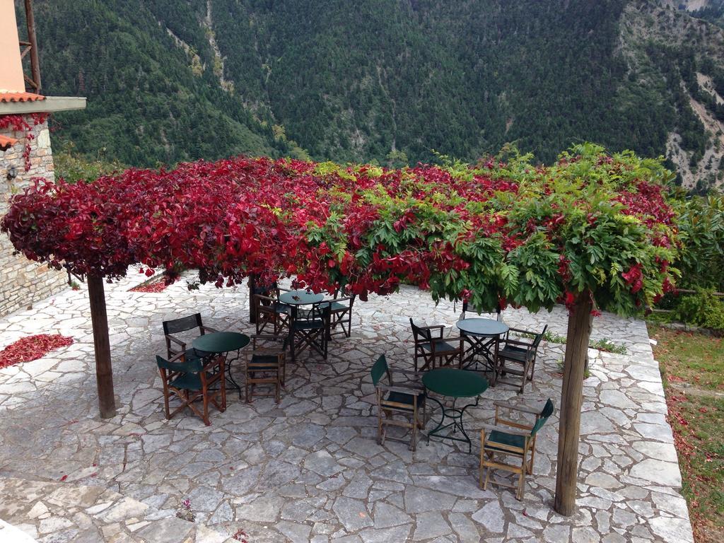 Dryades Guesthouse Ano Khora Bagian luar foto