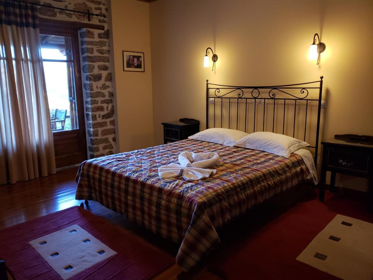 Dryades Guesthouse Ano Khora Bagian luar foto